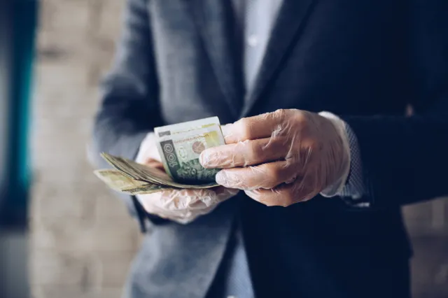 Szemrane interesy na koronawirusie. Robi je mafia i drobni przestępcy. Oto jak