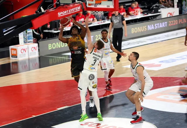 Legioniści nieznacznie gorsi w pierwszym meczu półfinału Energa Basket Ligi