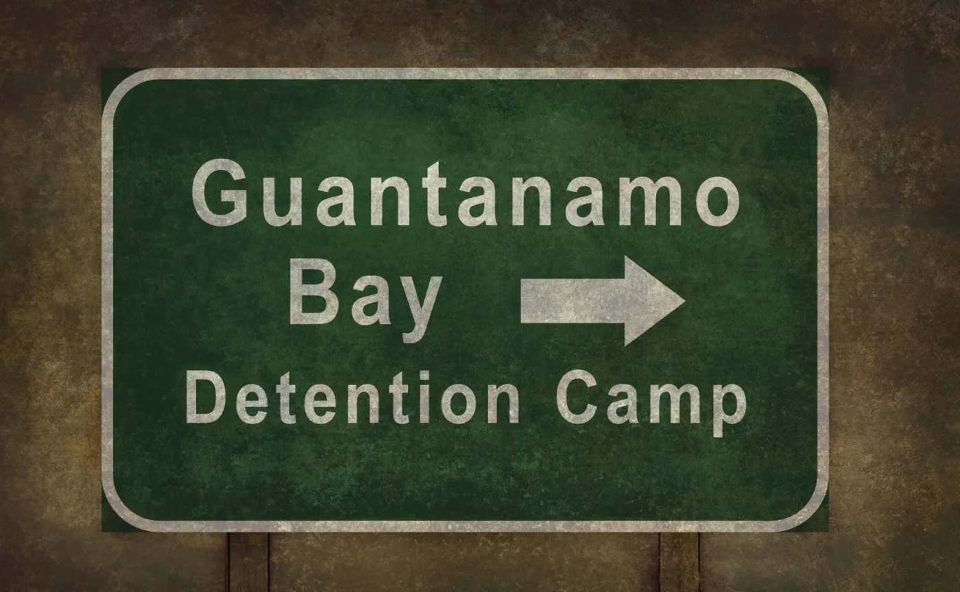 Administracja Bidena wypuściła z Guantanamo pierwszego więźnia