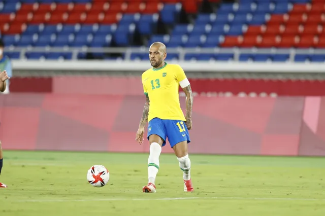 Wielki powrót stał się faktem. Dani Alves w Barcelonie