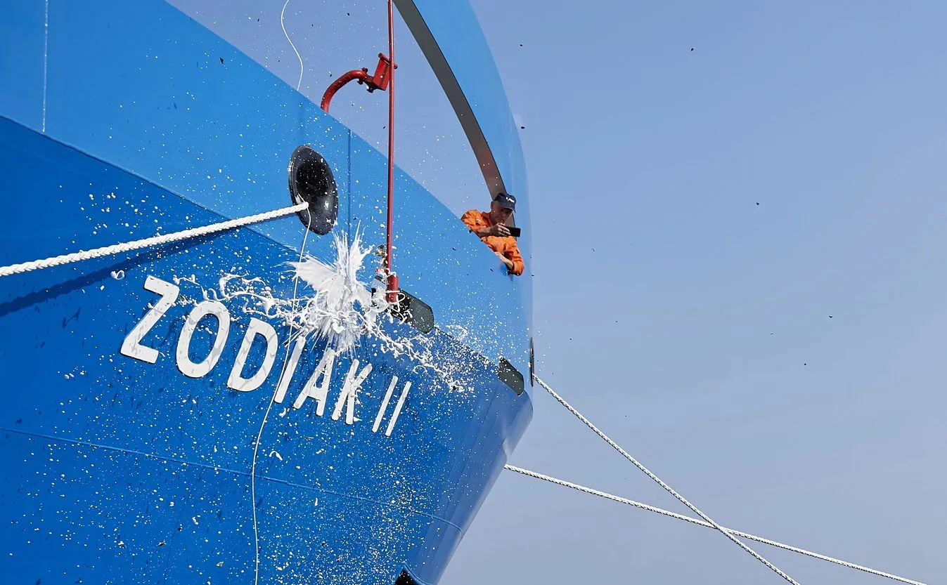 Statek pod portugalską banderą uderzył w polski Zodiak II