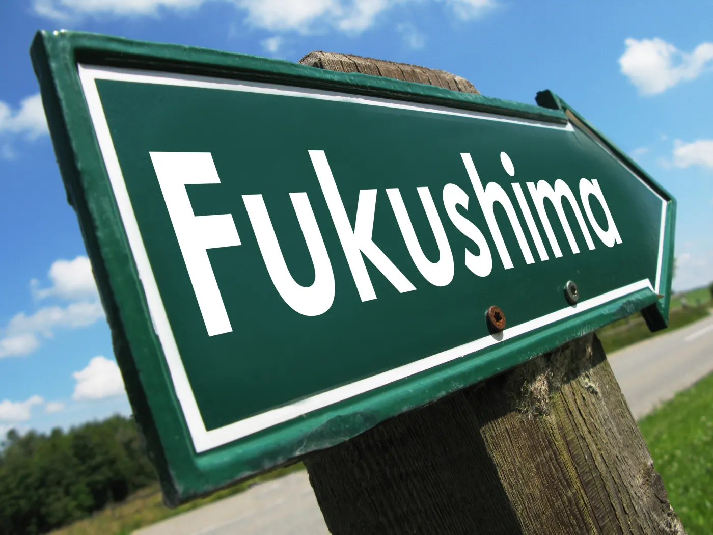 Topnieje lodowa zapora oddzielająca elektrownię w Fukushimie od wód gruntowych