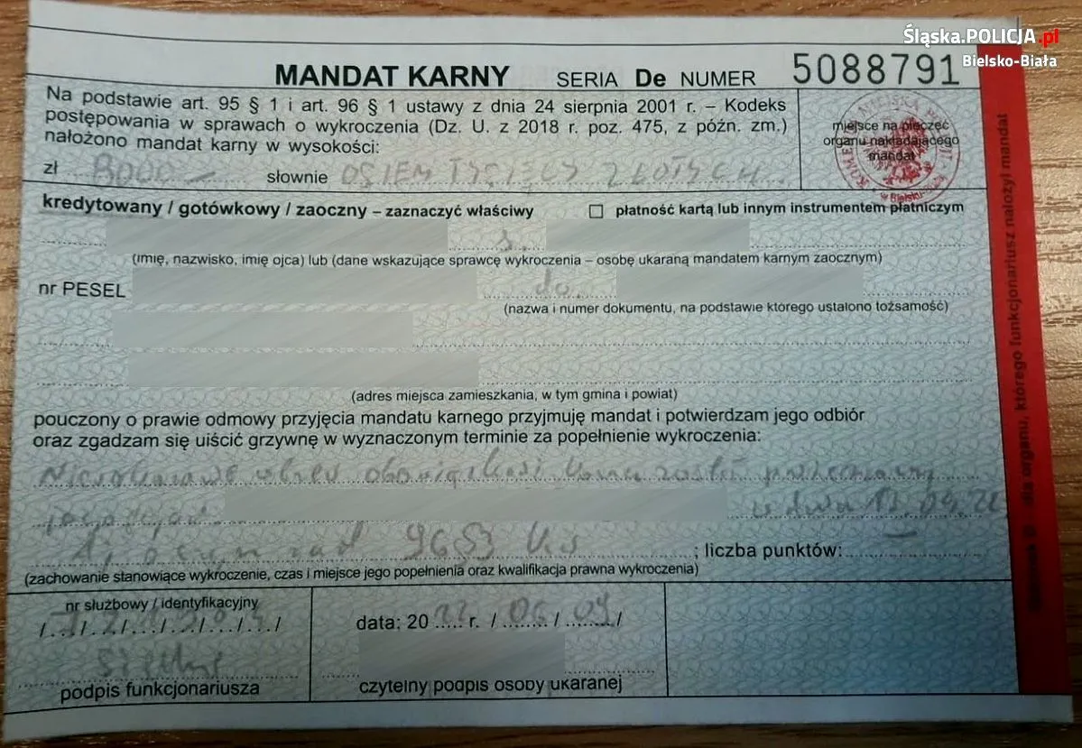 Mandat 8 tys. zł za milczenie. Boleśnie przekonał się, co grozi za niewskazanie sprawcy