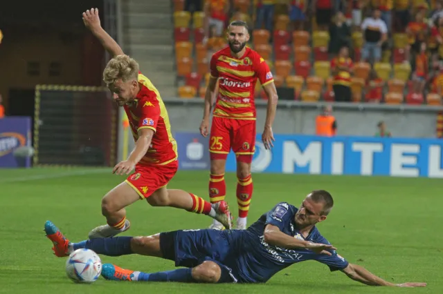 Kapitalne gole Pawłowskiego i Sancheza. Widzew lepszy od Jagiellonii [WIDEO]