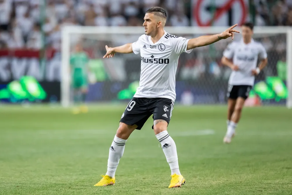 Legia z Radomiakiem w derbach Mazowsza. Lider Ekstraklasy gości Górnika