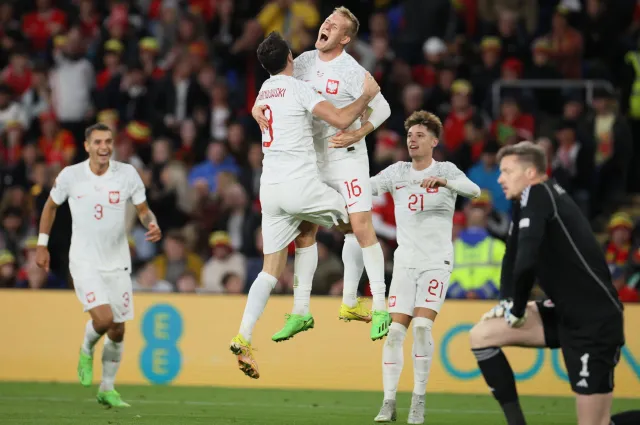 Szczęsny zaczarował bramkę, Świderski wyręczył Lewandowskiego, nie spadamy [WIDEO]