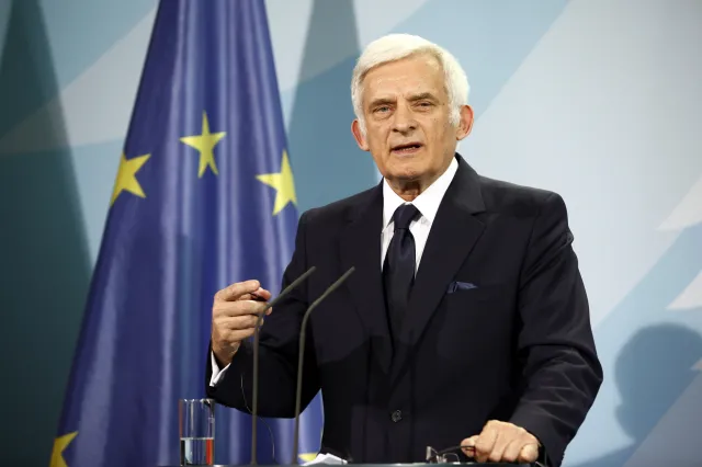 Buzek zwraca uwagę: To kluczowe w kontekście zupełnego odcięcia dostaw gazu z Rosji
