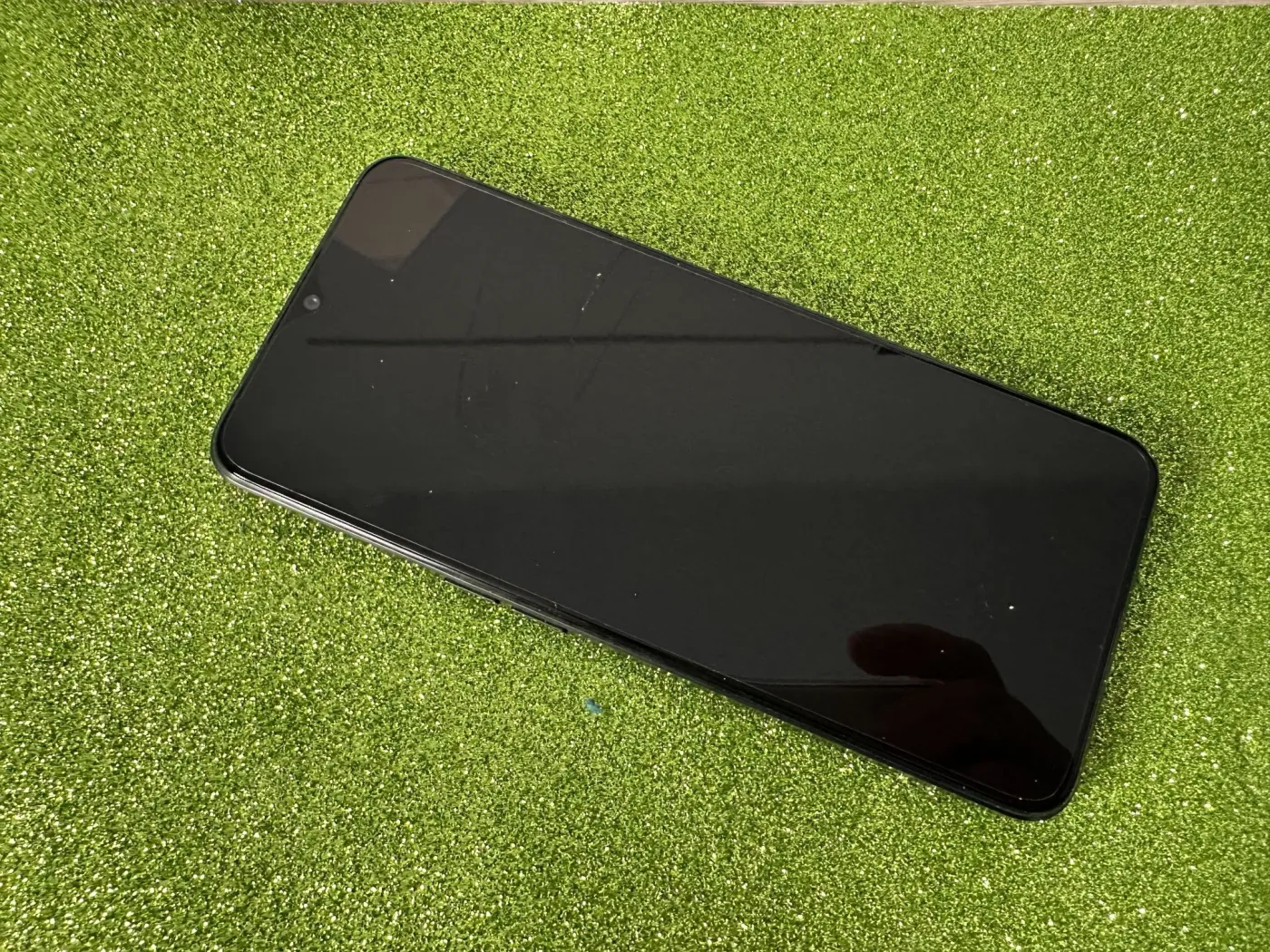 Realme umie robić piękne, budżetowe smartfony. Ten MODEL to dowód [RECENZJA]