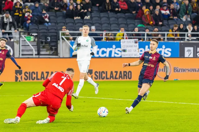 Pogoń w drugiej połowie zdominowała Wartę. 3:1 to najniższy wymiar kary [WIDEO]