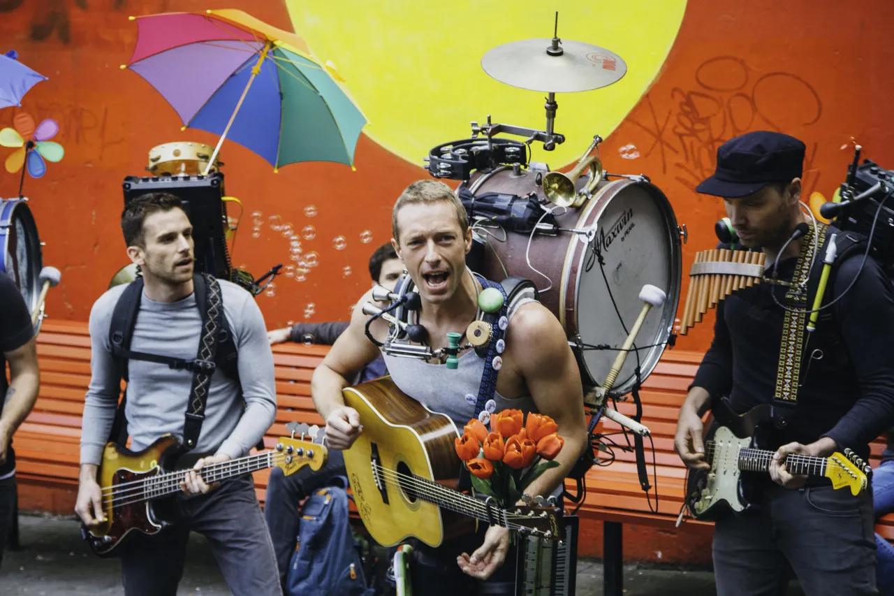 Piosenka Coldplay "A Sky Full of Stars" zwieńczyła przemówienie Bidena. Co to oznacza?