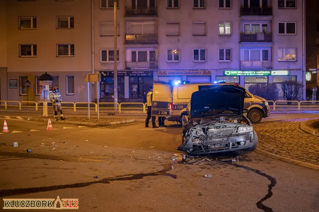 Audi staranowało radiowóz policji w pościgu. Jest nagranie