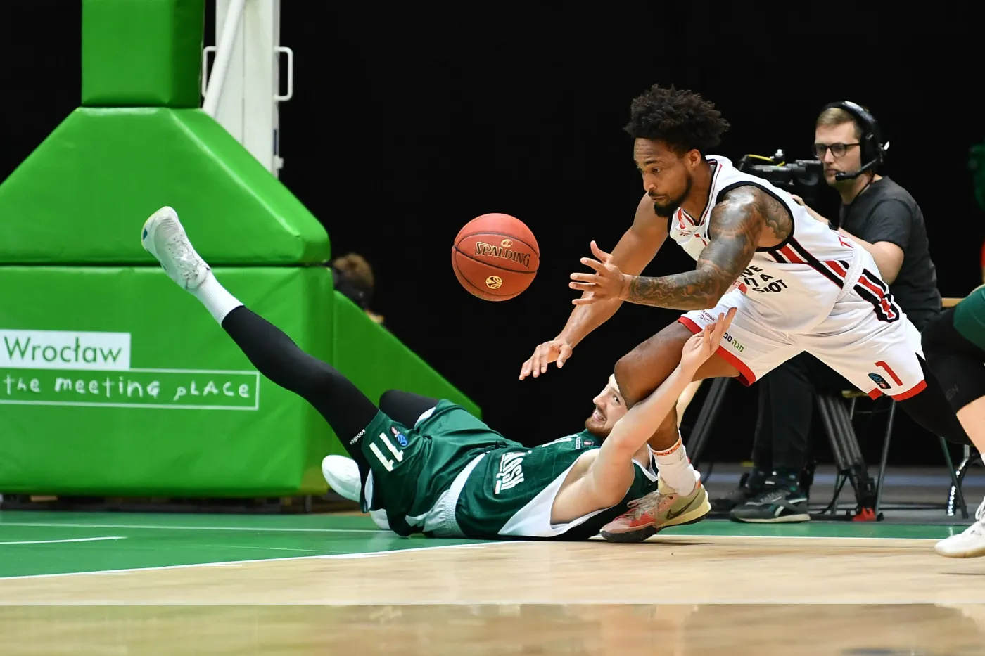 Aleksander Dziewa i JP Tokoto