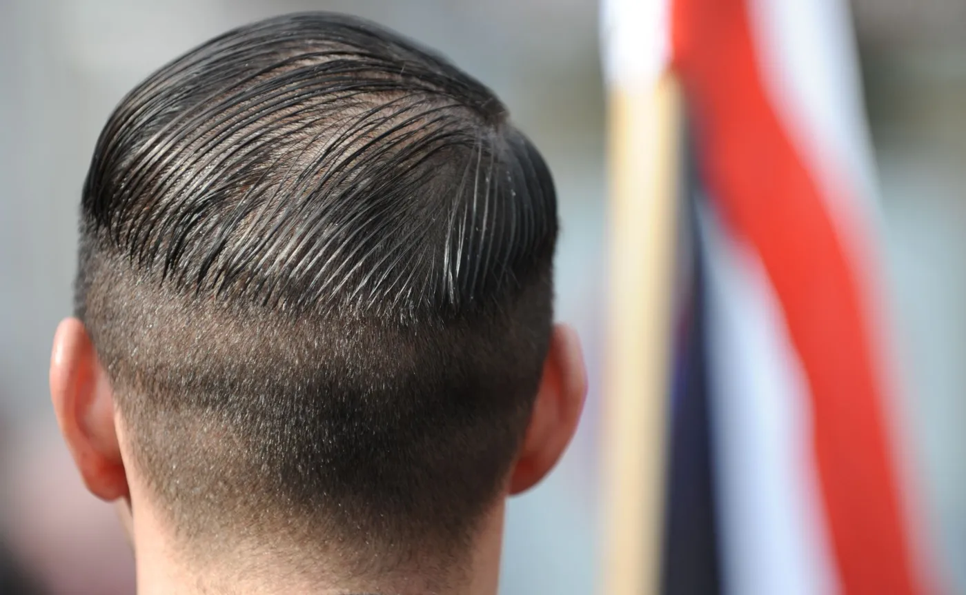 Swastyka, zdjęcia Hitlera i mundur oficera Wehrmachtu. Protesty po ślubie neonazistów w Meksyku