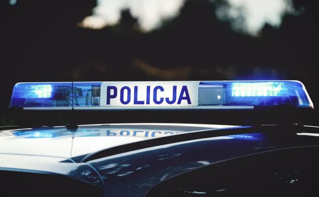 Nieszczęśliwy wypadek nad jeziorem. Turysta wypadł z balkonu pensjonatu