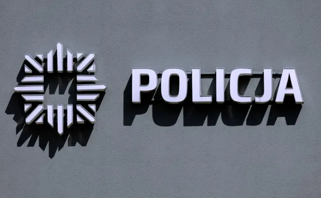 Kradzież inkluzji pasikonika. Podejrzewany w rękach policji