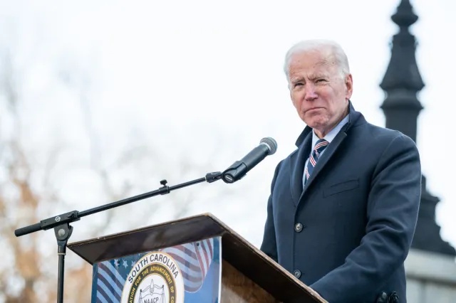 Biden: Wysłanie wojsk USA na Ukrainę nigdy nie było na stole, ale...