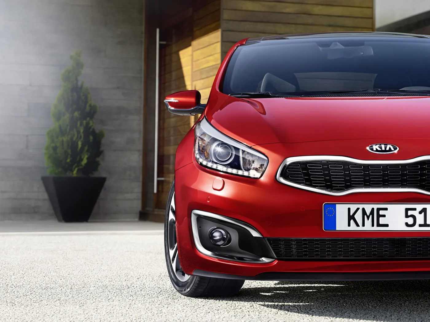 7929950-kia-cee-d.jpg