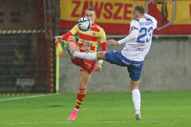 Dwa gole Wdowika, Jagiellonia wróciła na fotel lidera Ekstraklasy [WIDEO]