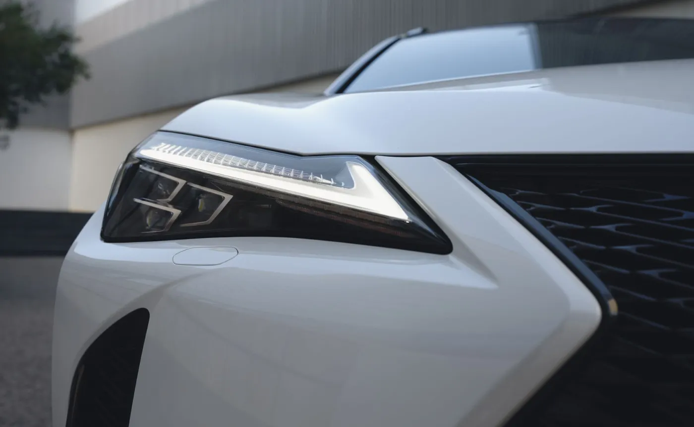 Lexus UX 200 ostro tanieje! Nie tylko cena i silnik 2.0 robią różnicę