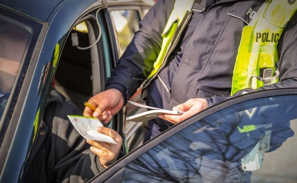 Masz takie światła w samochodzie? Dziś uważaj, bo stracisz dowód rejestracyjny