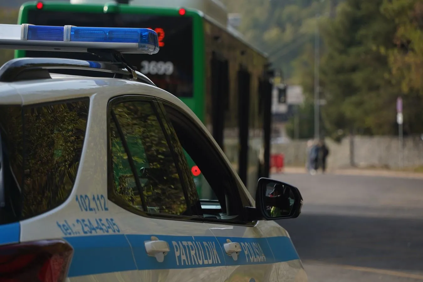 Dramatyczne sceny na warszawskich Bielanach. 21-latek dusił kobietę
