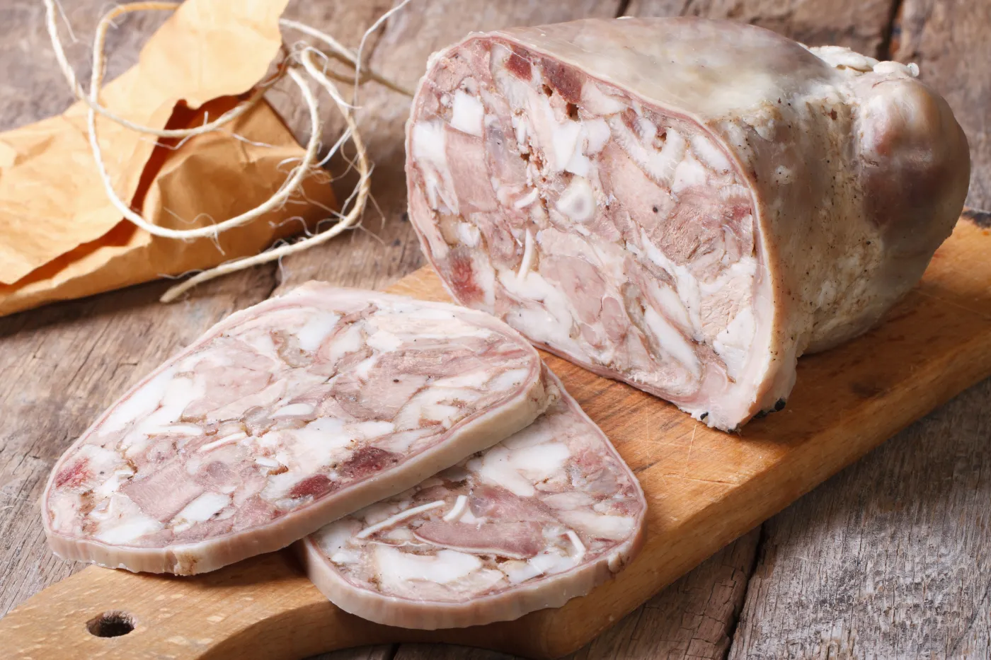 Uznany za "najgorszy przysmak" na świecie. O jaki mięsny produkt z Polski chodzi?