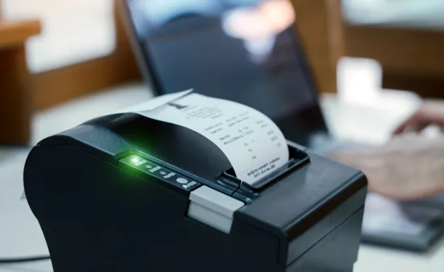 Dowód zakupu przyjdzie pocztą? Sąd upomina fiskusa w sprawie paragonów