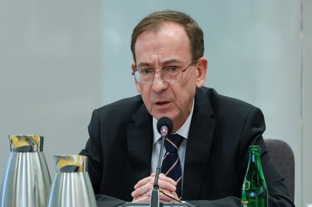 Kamiński przed komisją ds. afery wizowej. "Wawrzyk wiedział i tolerował"