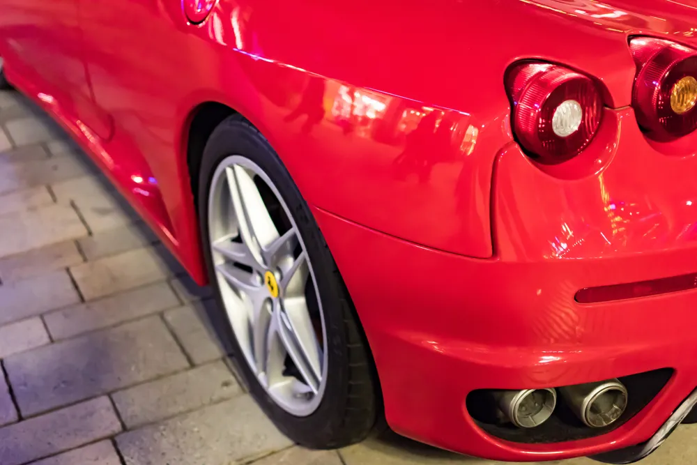 Żona rozbiła piłkarzowi Ferrari warte milion zł. Była pod wpływem alkoholu