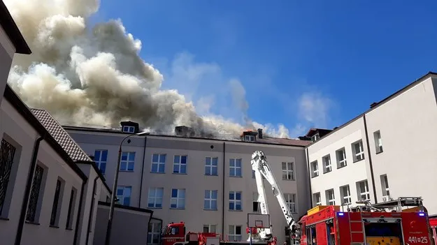 Pożar podczas matury.  Ewakuowano uczniów i nauczycieli