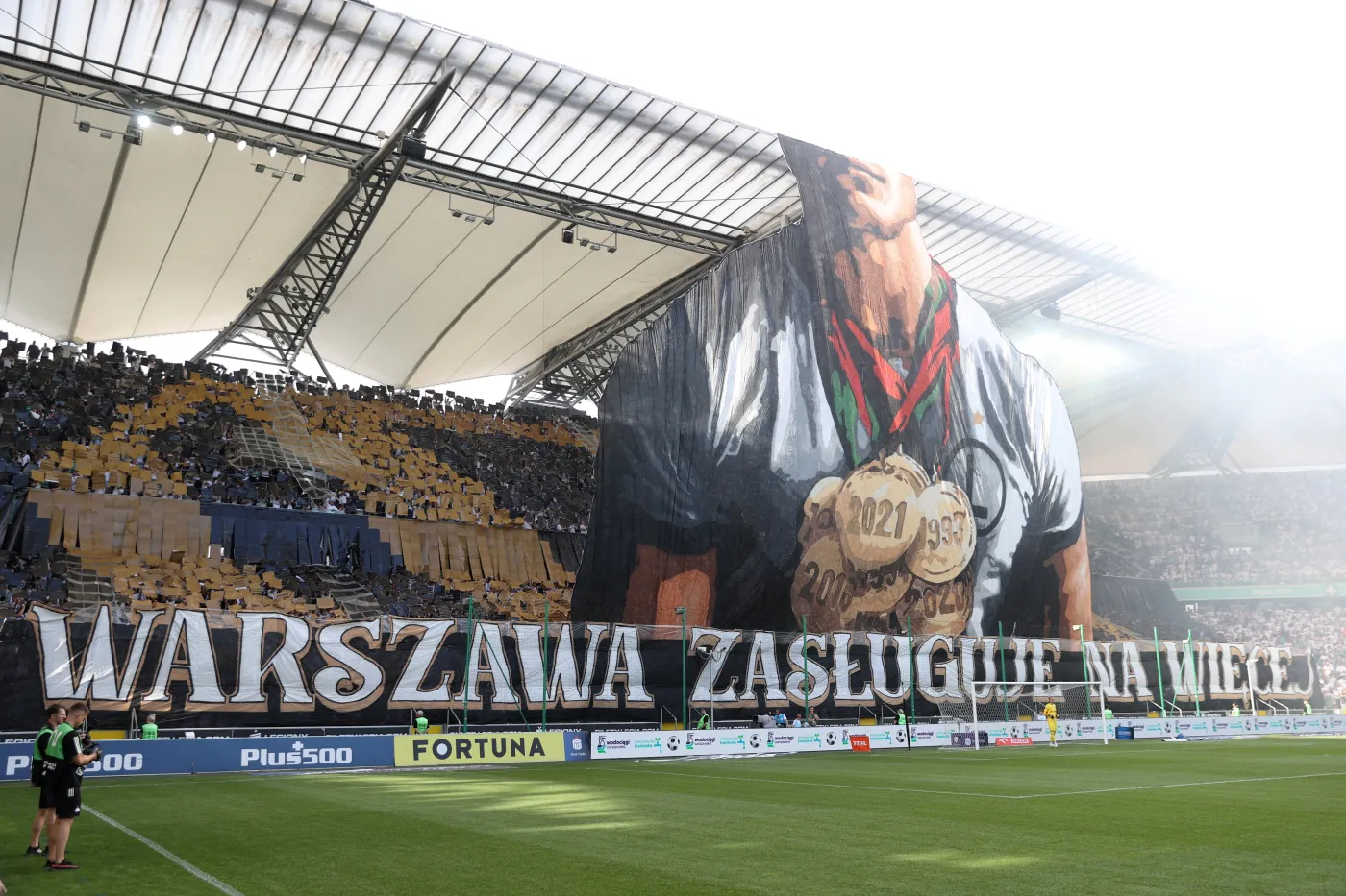 O włos od tragedii na stadionie Legii. Warszawa zasługuje na lepszych kibiców