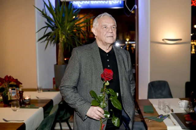 Marek Kondrat poznał Lecha i Jarosława Kaczyńskich w dzieciństwie. "Grali głównie w wojny"