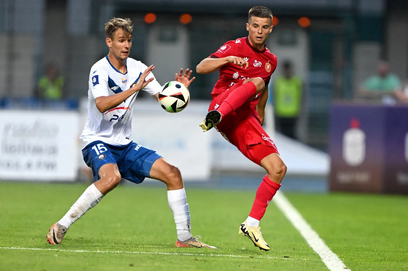 Ekstraklasa. Dwa gole i czerwona kartka w pojedynku Stali z Widzewem