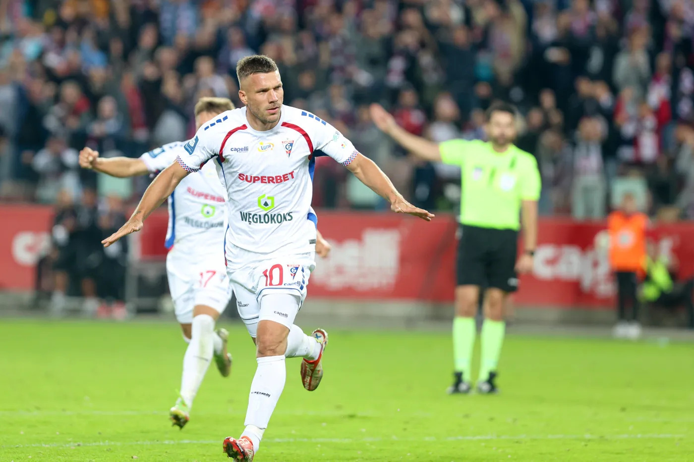 Podolski przekazał pieniądze na pomoc powodzianom. Piękny gest byłego reprezentanta Niemiec