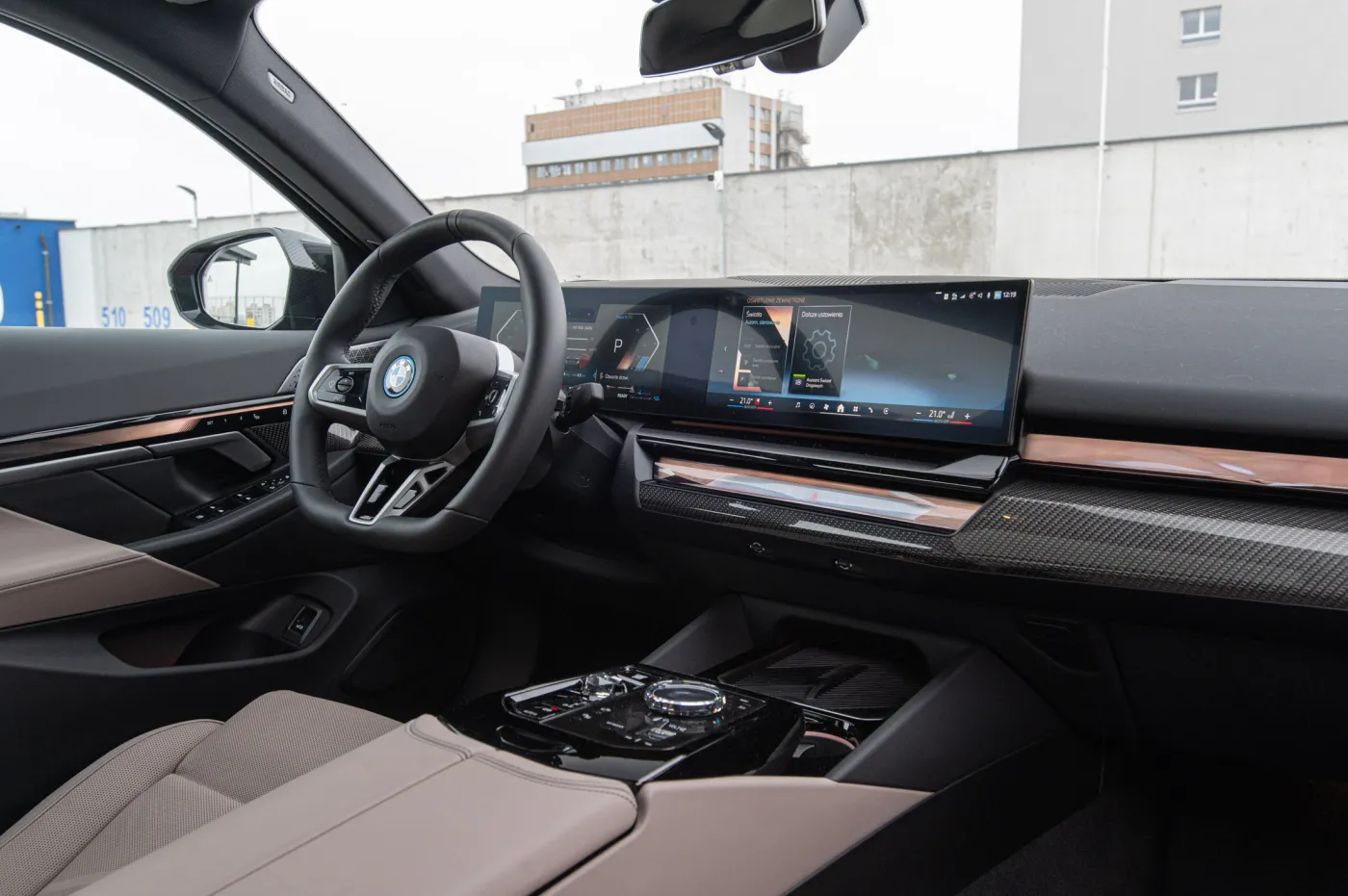 BMW 550e