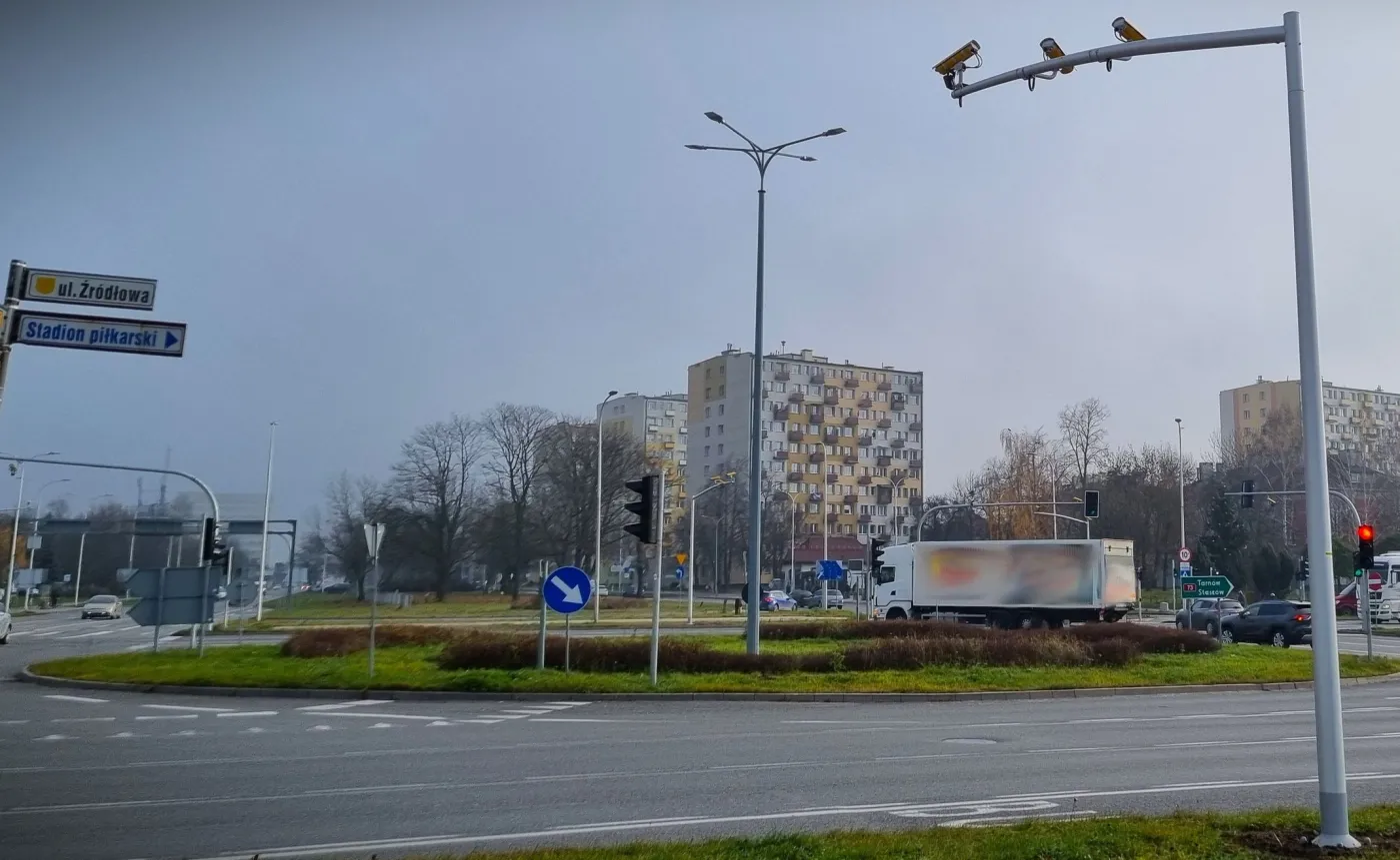 Kamery systemu RedLight przełączono w tryb rejestracji w Kielcach na skrzyżowaniu ulic Solidarności/Sandomierska/Źródłowa/Al. IX Wieków Kielc