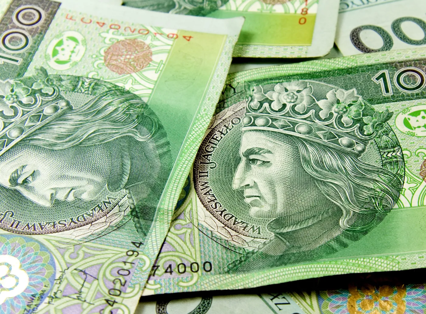 NBP alarmuje: Banki muszą być mniej uzależnione od Zachodu
