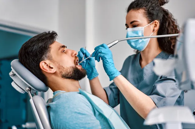 Wizyty u dentysty coraz droższe. Niepokojące dane GUS