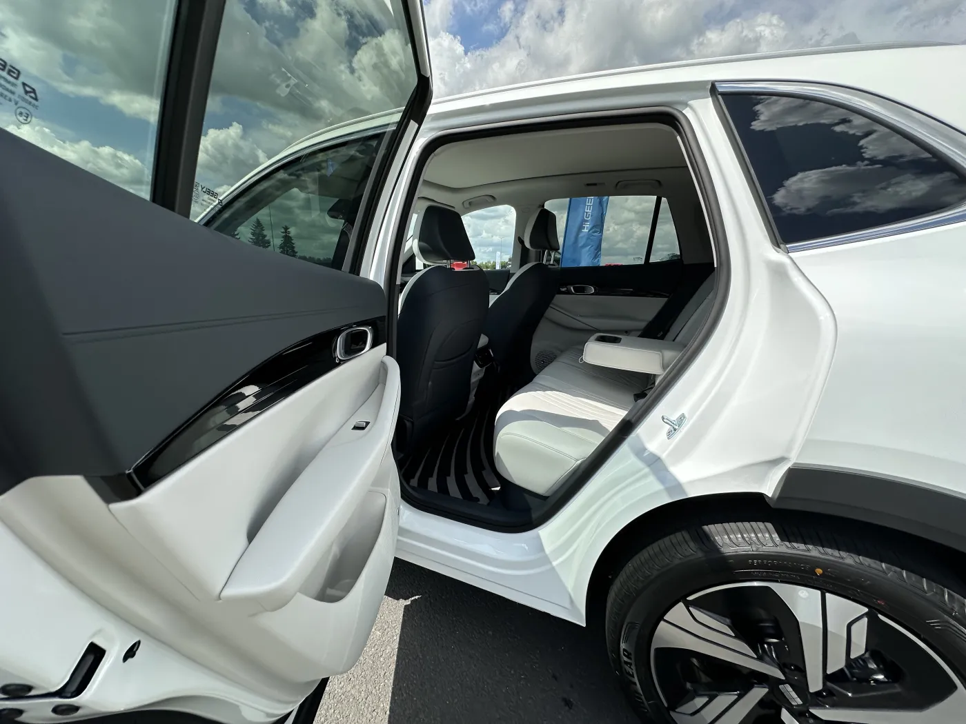 Geely EX5