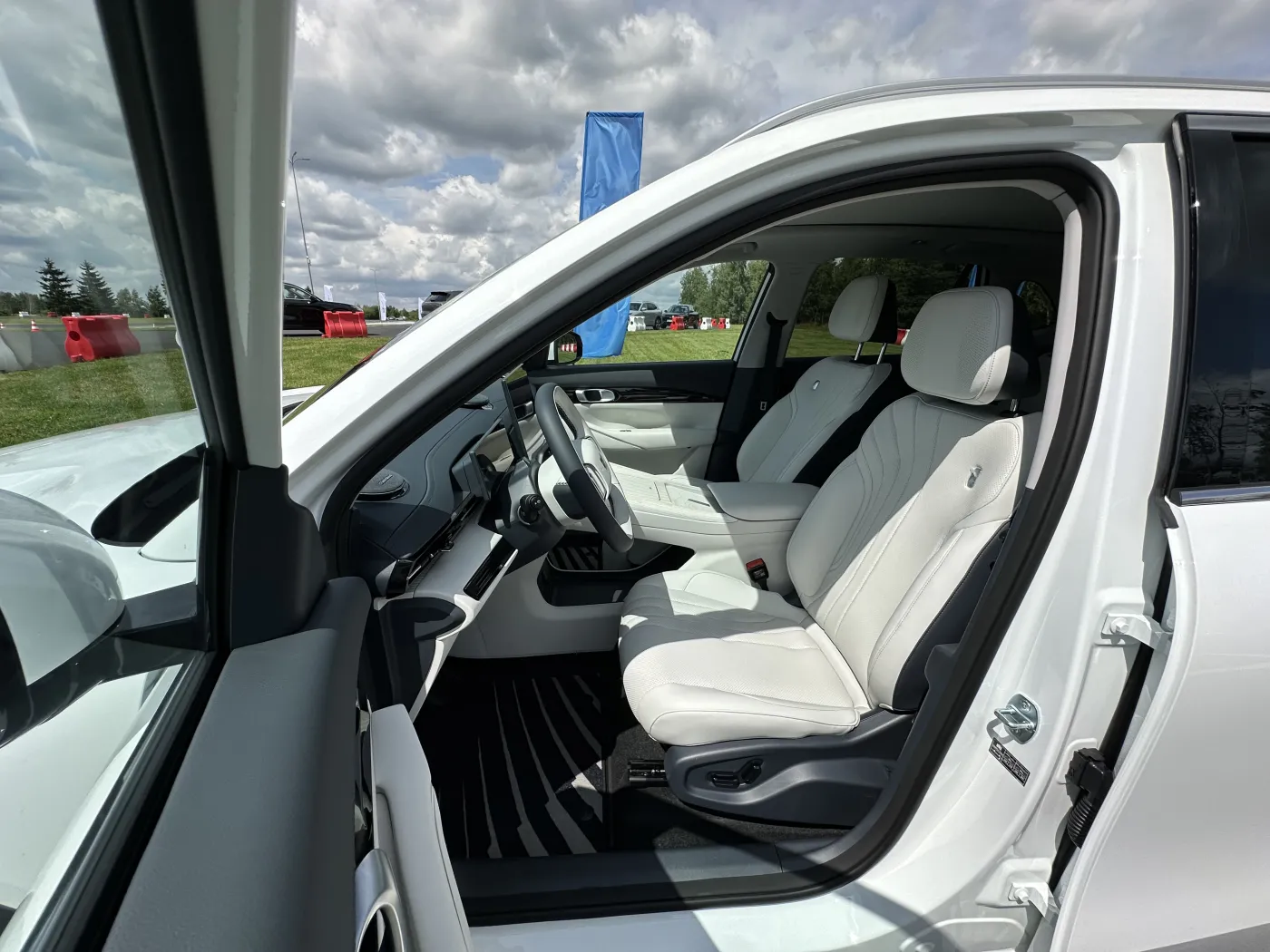 Geely EX5