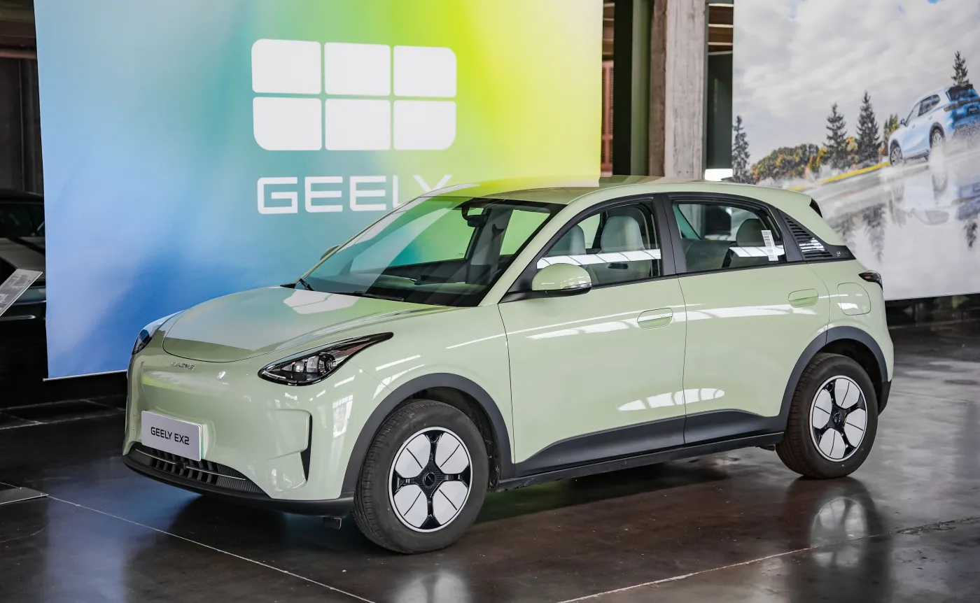 Geely E2