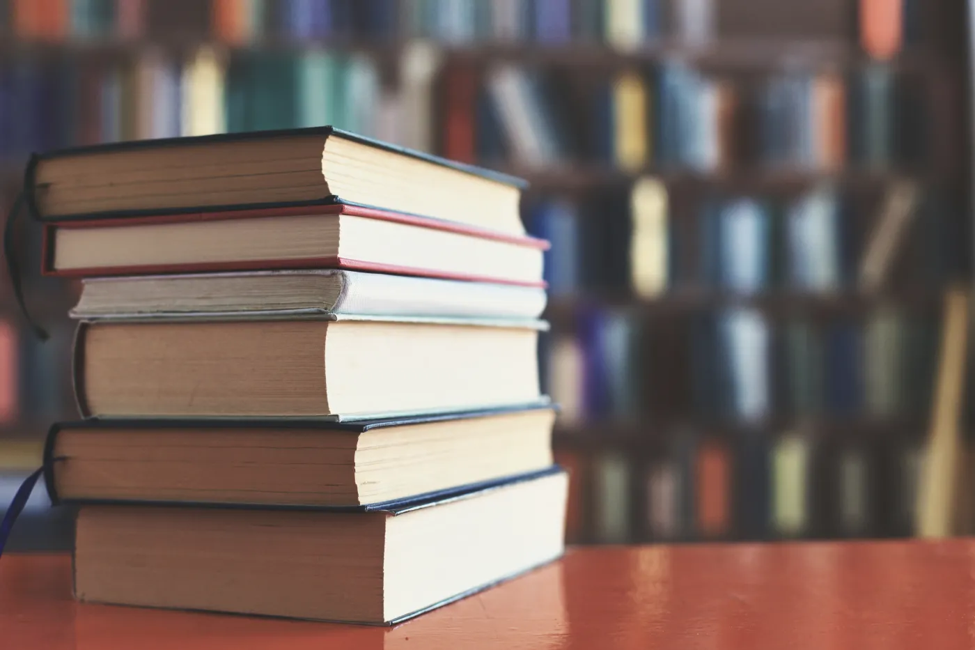 Arcydzieła światowej literatury. Dopasujesz autora do powieści? QUIZ dla moli książkowych