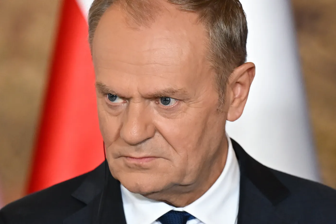 Afera Zondacrypto. Giełda pozostaje sponsorem klubu, któremu kibicują premier Tusk i prezydent Nawrocki