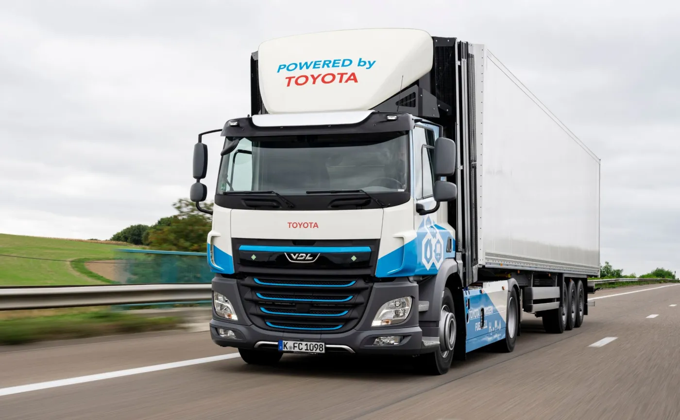 Ciężarówki napędzane ogniwami wodorowymi Toyoty to część europejskiej floty logistycznej japońskiego producenta