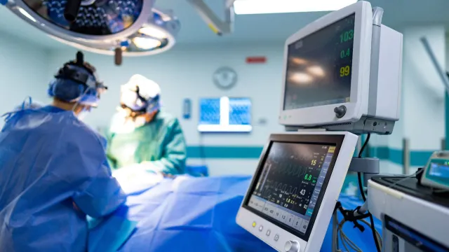 Ujawnili rekordowe pensje lekarzy w Krakowie. Tyle zarabiają w miejskich szpitalach