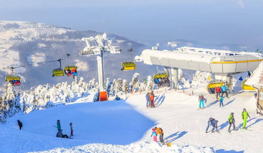 Wyjazd na narty pod koniec lutego - ile to kosztuje? 