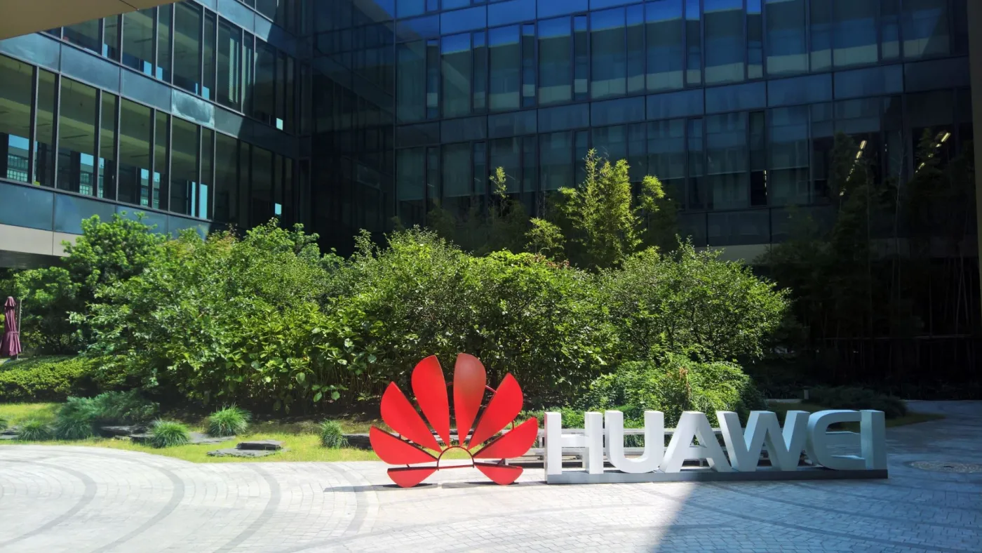 Google o Huawei: Nie instalujcie naszych aplikacji na ich smartfonach. To niebezpieczne