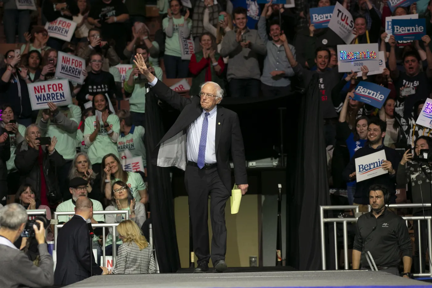 Sanders i Partia Demokratyczna. Status związku: To skomplikowane