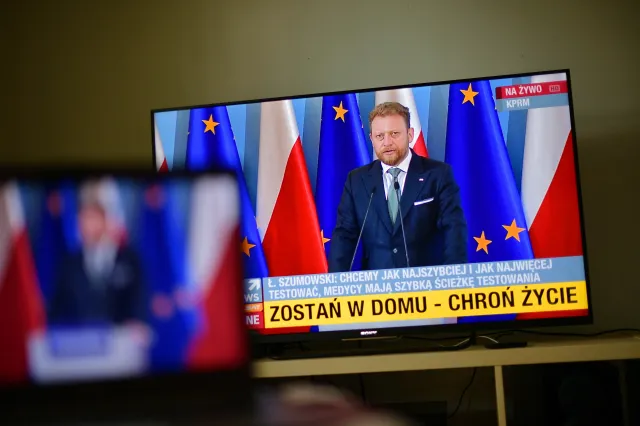 Szumowski: Będziemy prosili, żeby cały personel medyczny nosił maseczki w pracy