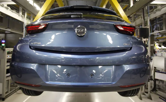 Kupią Opla i przejmą fabrykę w Gliwicach? Francuski koncern targuje się z General Motors